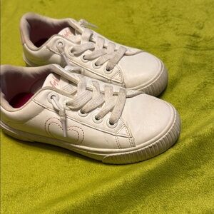 BLOWFISH Malibu- Size 1 Classic White Kids Sneakers with Pink Heart